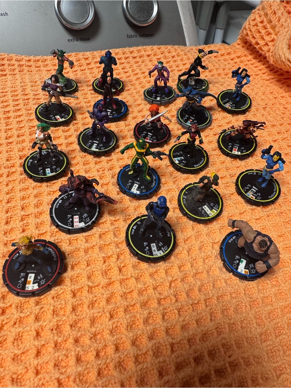 39 Assorted Marvel HeroClix